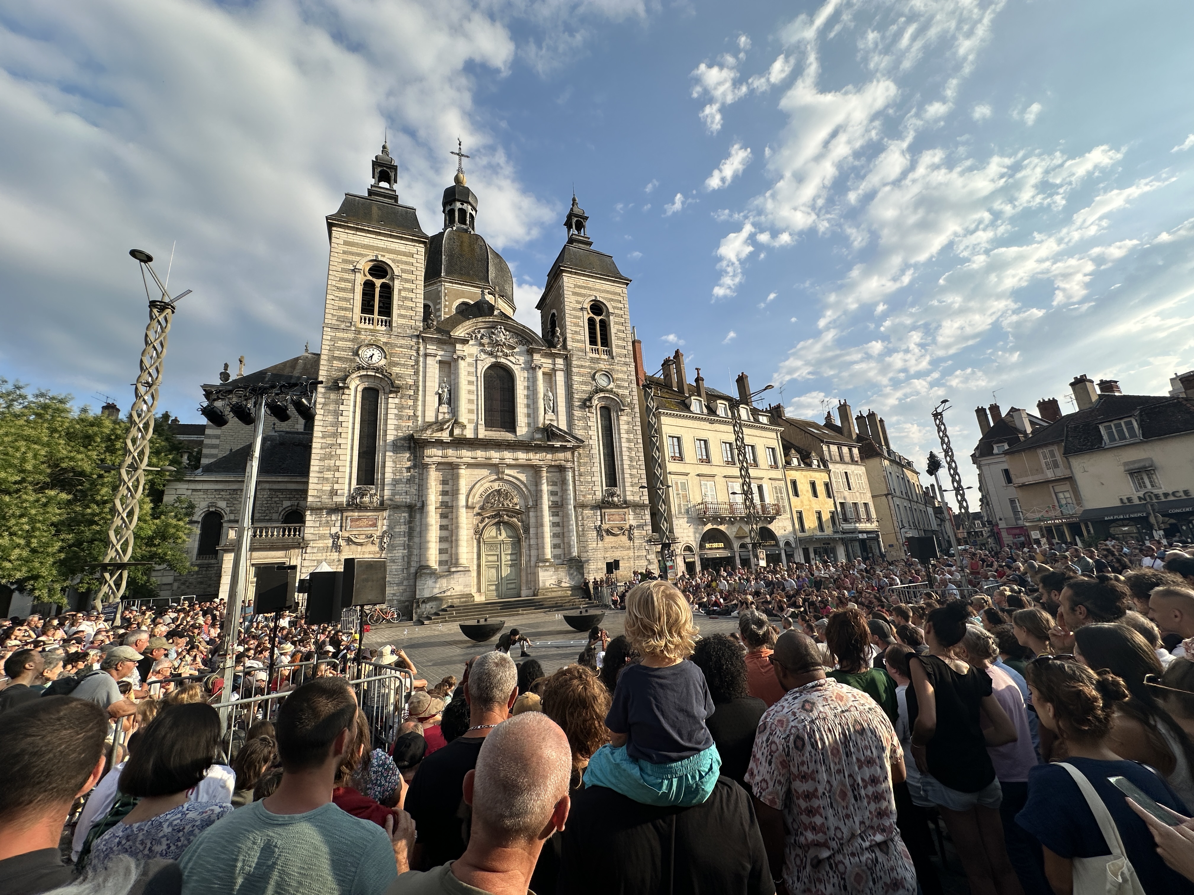 몸꼴 샬롱 거리극 페스티벌 공연