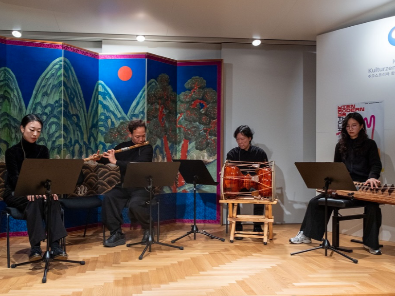 왓와이 아트 강연